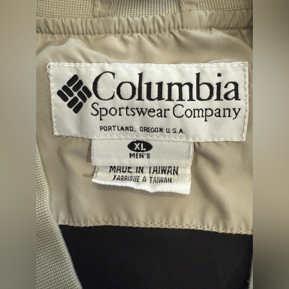 Columbia Men’s Beige Sleeveless Pull-Over Vest - Size XL (Small Flaw) - Picture 6 of 8